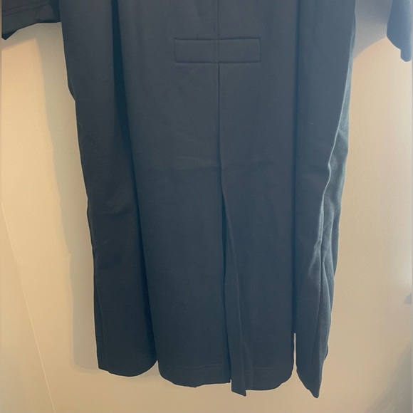 SKIMS Elegant Black Trench Coat - Picture 8 of 11